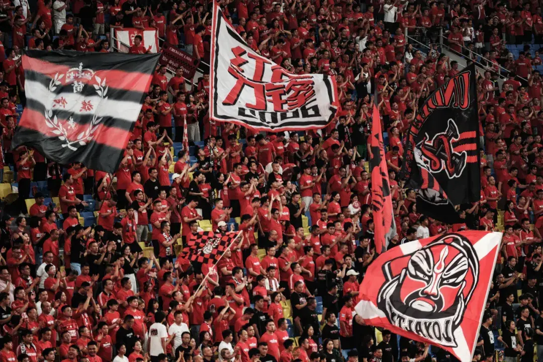 entit, 久事在入主, div